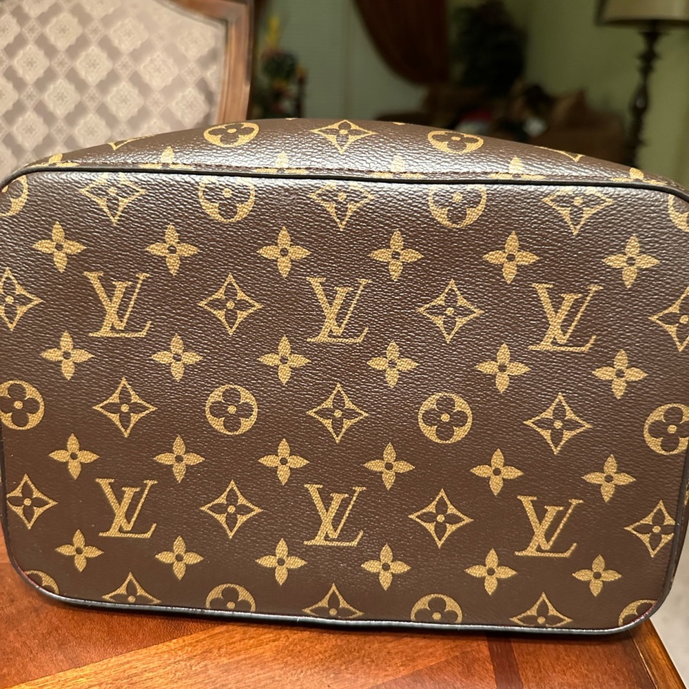 Louis Vuitton Brown and Red Monogram Shoulder Bag - Picture 4 of 8
